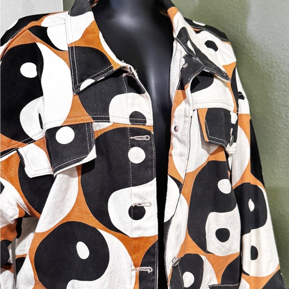 Yin-Yang Patterned Oversized Jacket - Picture 1 of 5